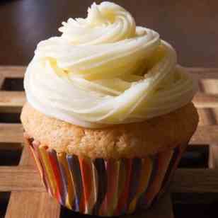 Basic Vanilla Cupcakes