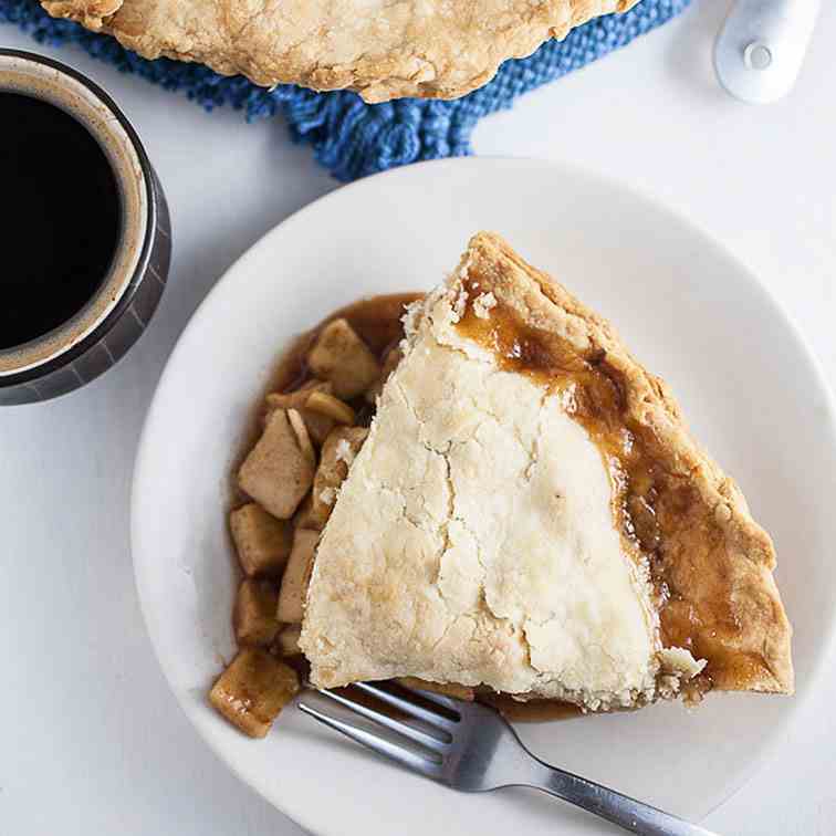 Rustic Old-Fashioned Apple Pie