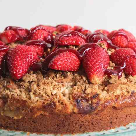 Apple and Strawberry Crumble Cake