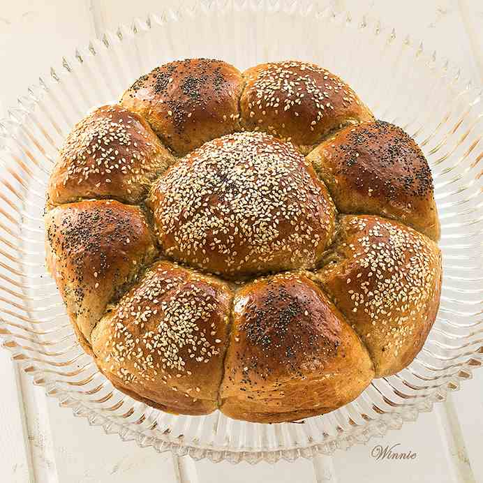 Challah with Date-spread