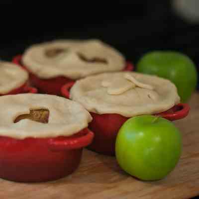 Mini Cinnamon Baked Apple Pies