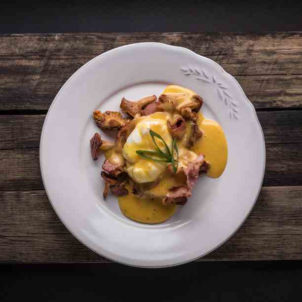 Poached Egg With Chanterelles, Bacon And M