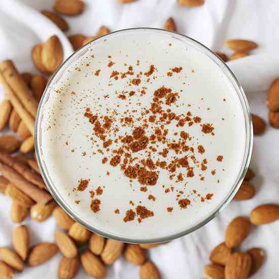 How to Make Raw Almond Milk