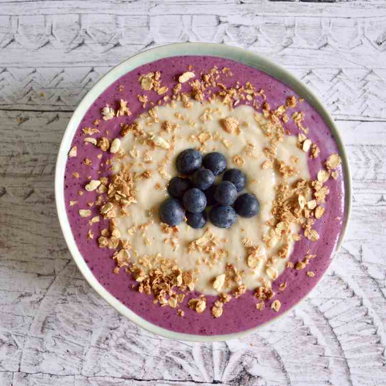 Pear and Blueberry Smoothie Bowl