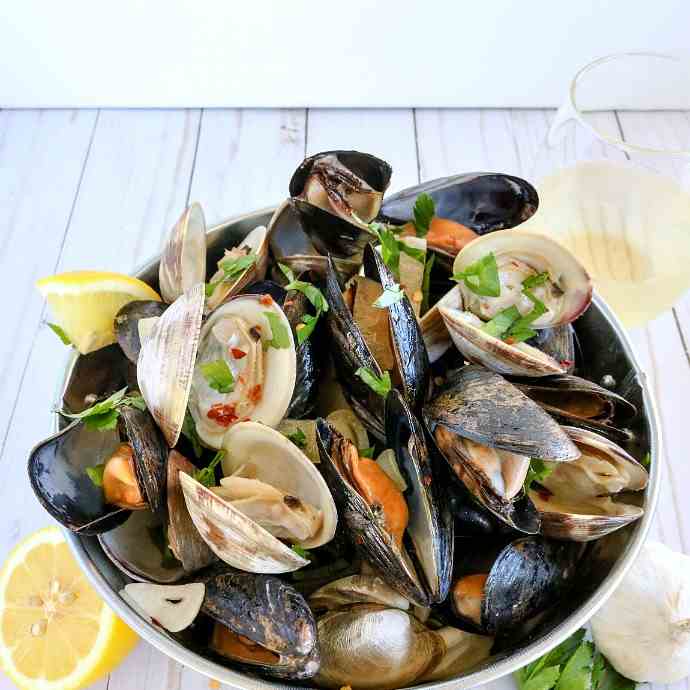 Clams - Mussels w-Garlic Butter Wine Sauce
