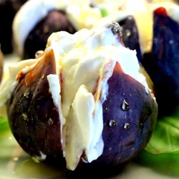 Figs with Goat Cheese and Honey