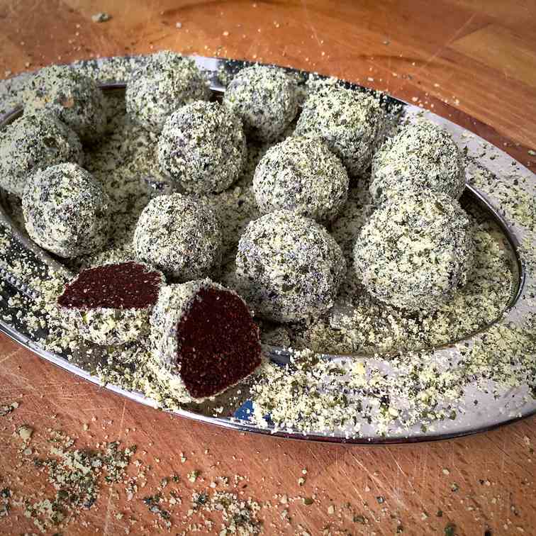 Healthy date protein energy balls