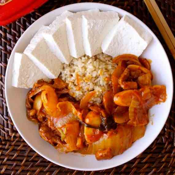 FAST DUBU KIMCHI (Tofu with Kimchi & Pork