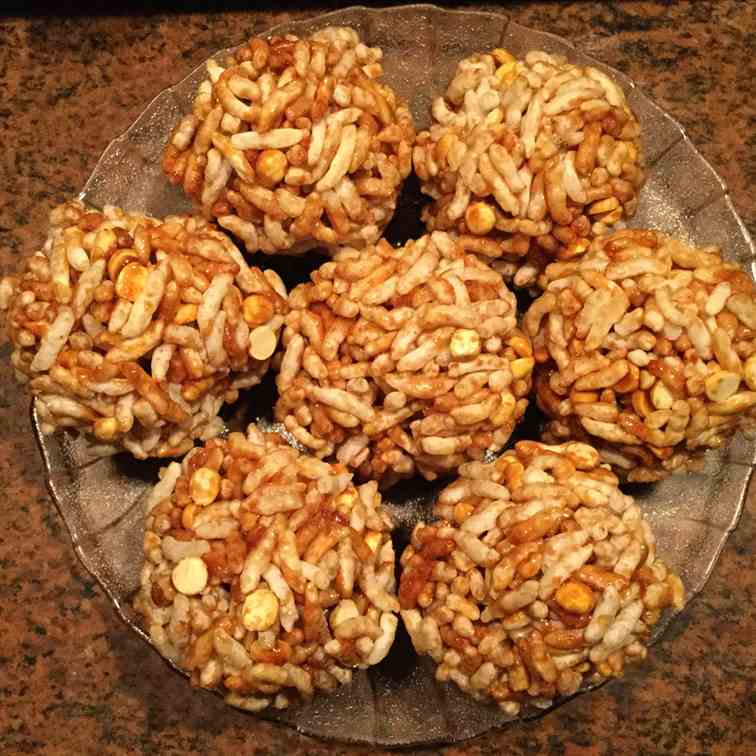 Puffed Rice Laddu (Puffed Rice and Jagerry