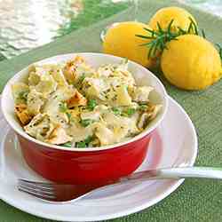 Simple Cheesy Chicken Farfalle with Peas