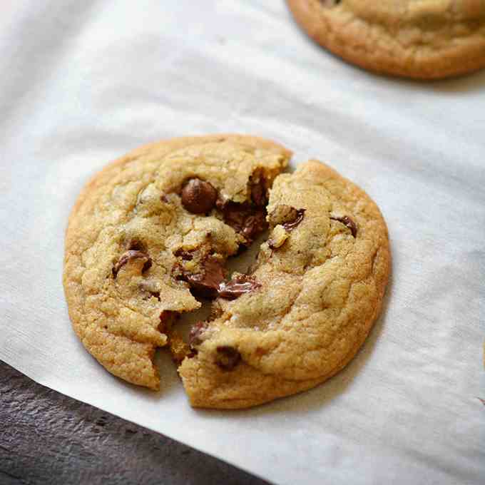 Crunchy Soft Batch Chocolate Chip Cookies 