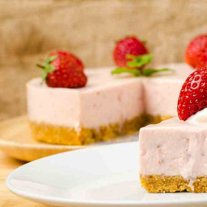 Instant Pot Easy Strawberry Cheesecake