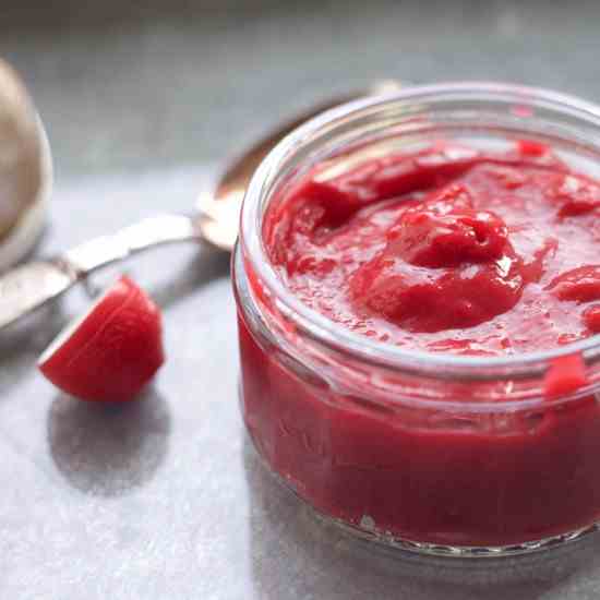Tangy homemade raspberry curd