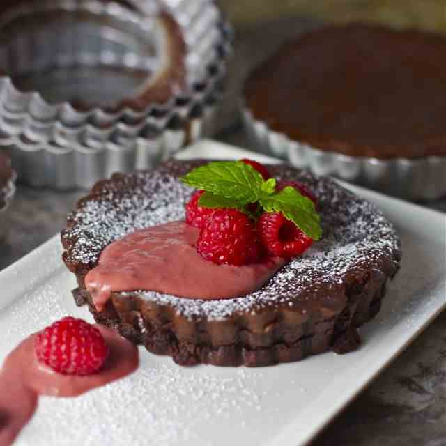  Flourless Chocolate Tart with Raspberry