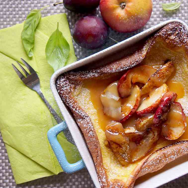 Apple and pear dutch baby