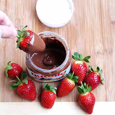 Nutella Chocolate Covered Strawberries