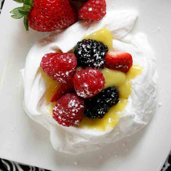 Pavlova With Lemon Curd And Berries