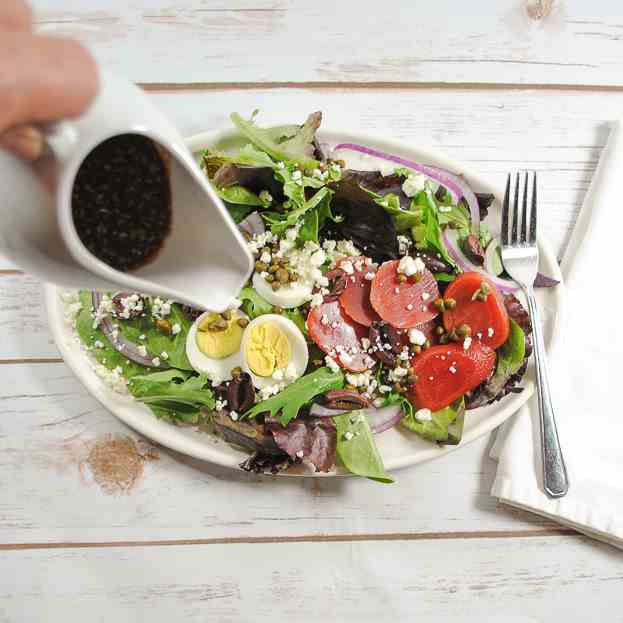 Mediterranean Salad With Sliced Beets