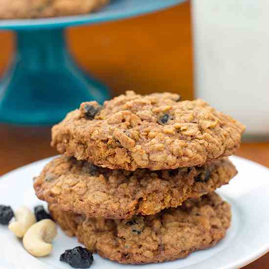 Blueberry Cashew Oatmeal Cookies 