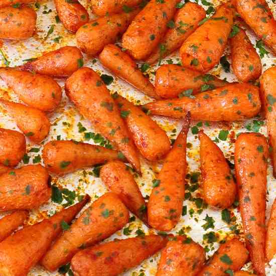 Smoky-Sweet Maple Roasted Carrots