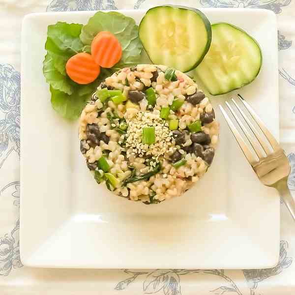 Black Beans & Brown Rice With Garlicky Kal