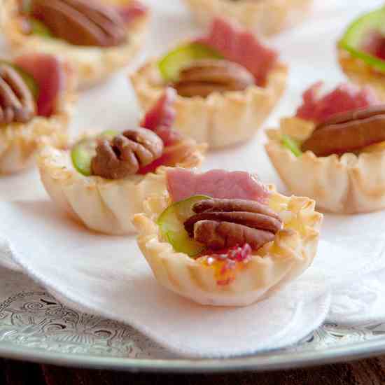 Pepper Jelly and Brie Phyllo Cups