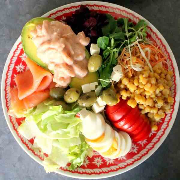 Big Salad plate w salmon and shrimps