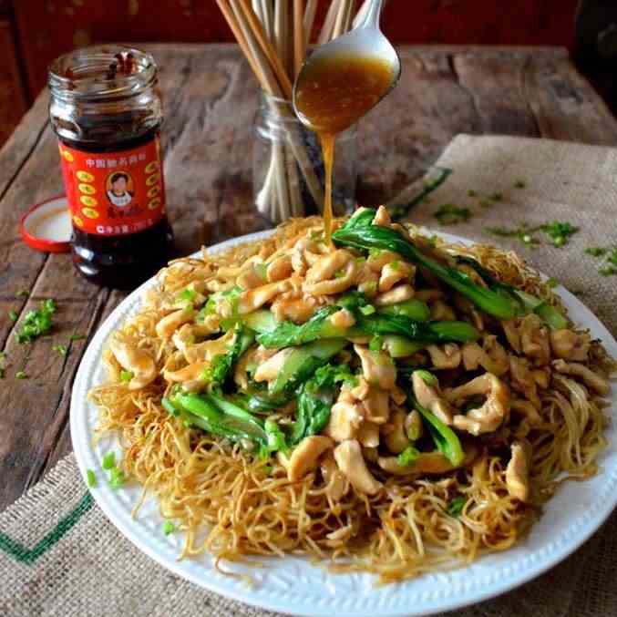 Dim Sum Pan Fried Noodles with Chicken
