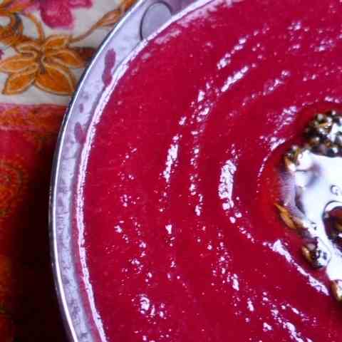 Curried roast beetroot soup 