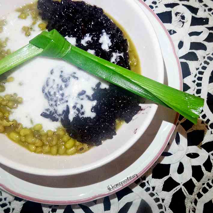 Indonesian Sweet Mung Bean Porridge