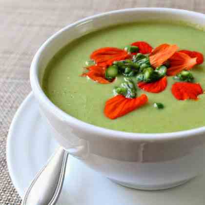 Creamy Asparagus Cauliflower Soup