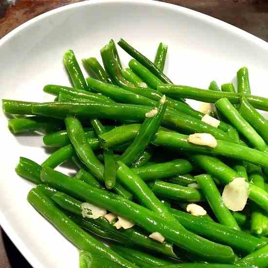 Garlicky Steamed Green Beans