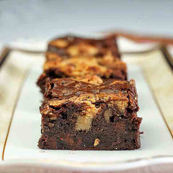 Fudgy Cheesecake Brownies with Peanut Butt
