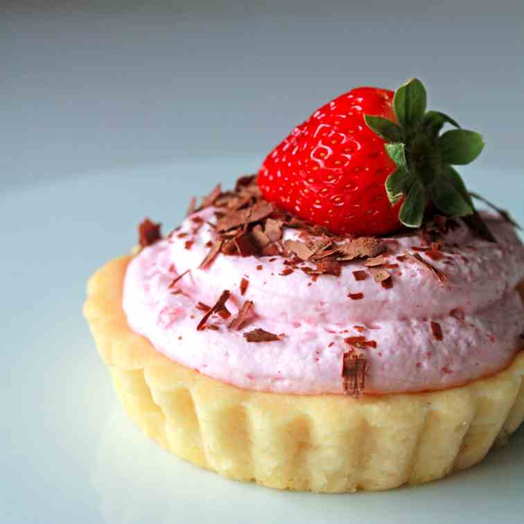 Chocolate and strawberry mousse tartlets