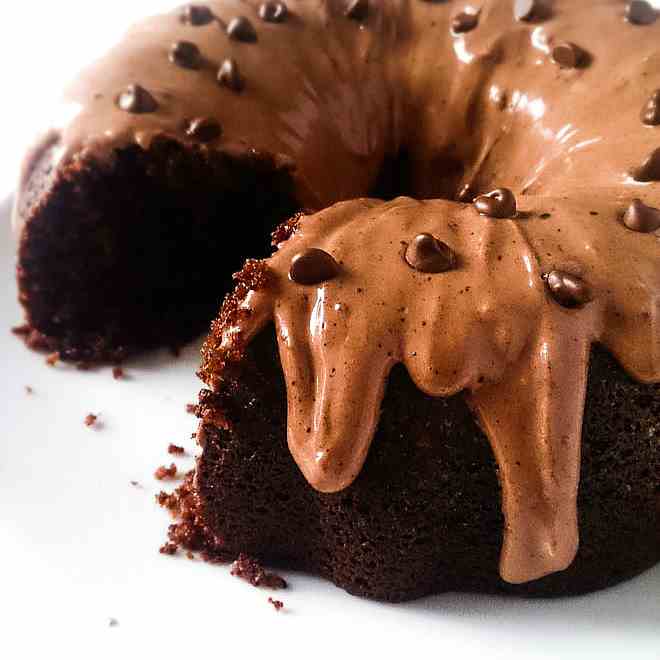 Chocolate Bundt Cake with Chocolate Cream 