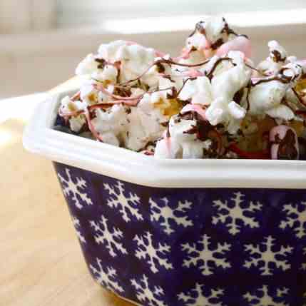 Peppermint Paddy Popcorn