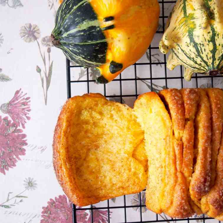 Pumpkin Pull Apart Bread