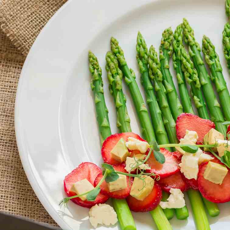 Asparagus and Strawberry Salad