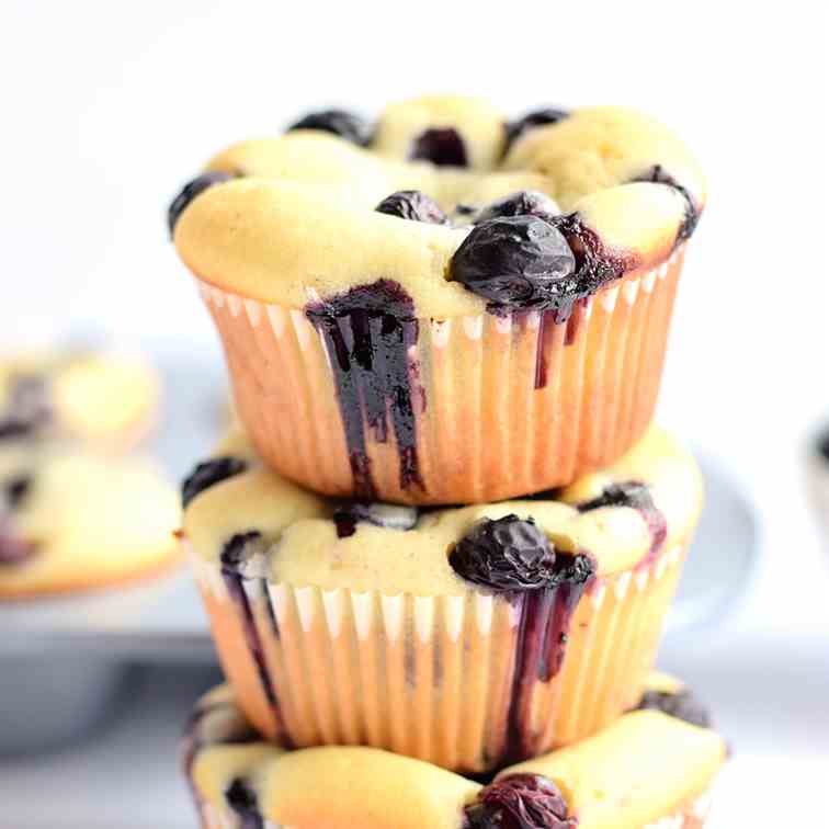 Soft and Moist Blueberry Muffins