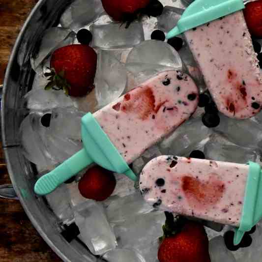 Keto Berries and Cream Popsicles