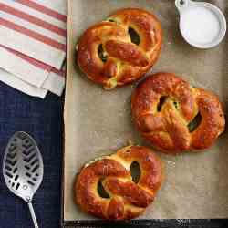 Spinach Feta Stuffed Pretzels