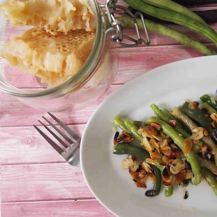 Green bean salad with almonds