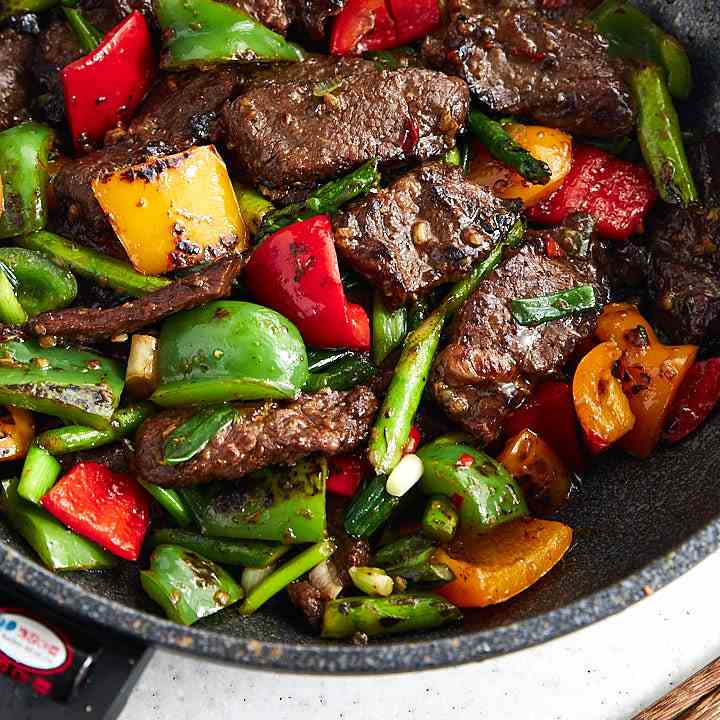 Hunan Beef with Peppers and Asparagus