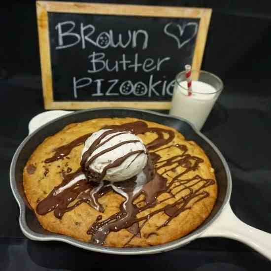 Brown Butter Salted Caramel Pizookie