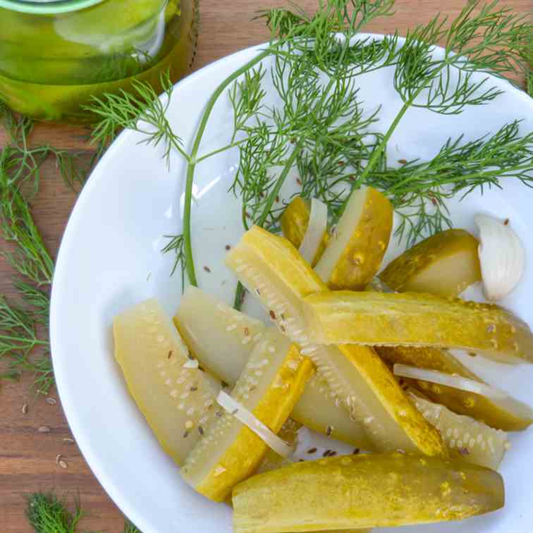 Deli-Style Dill Pickles