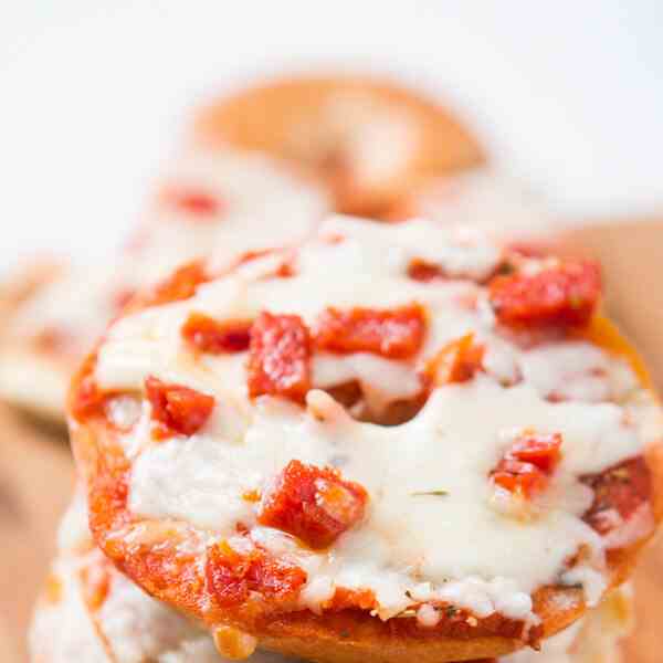 pepperoni bagel bites pizzas