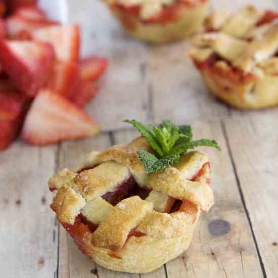 (GF) Strawberry Rhubarb Mini Pies