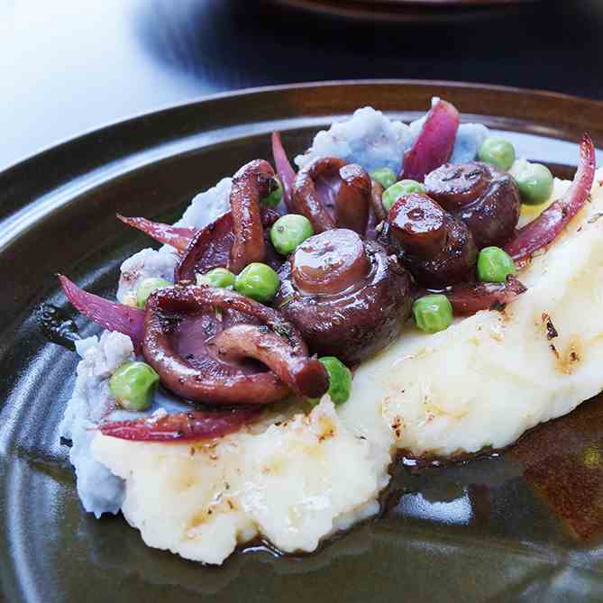 Mushrooms with Red Wine Reduction