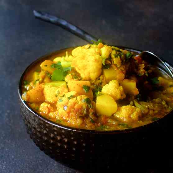 Cauliflower Red Lentil - Potato Curry