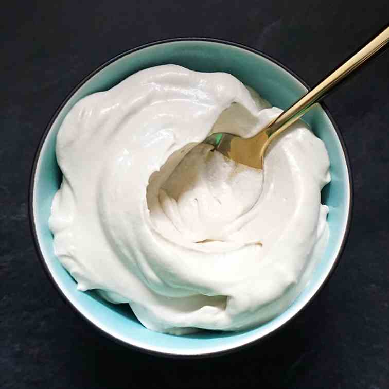 Coffee whipped cream frosting